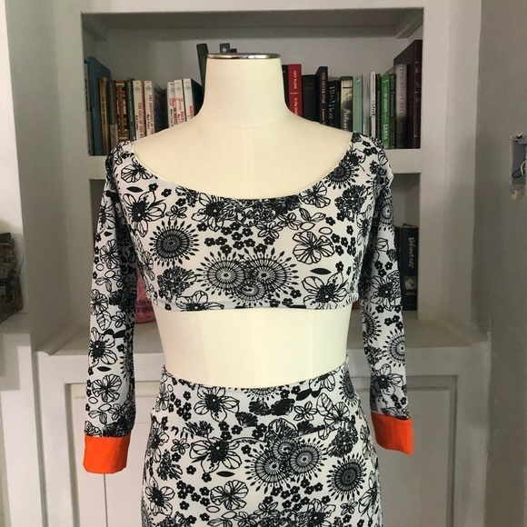 2-PIECE, Long Sleeve Crop Top with Mini Skirt size Medium D101 - Picture 8 of 9